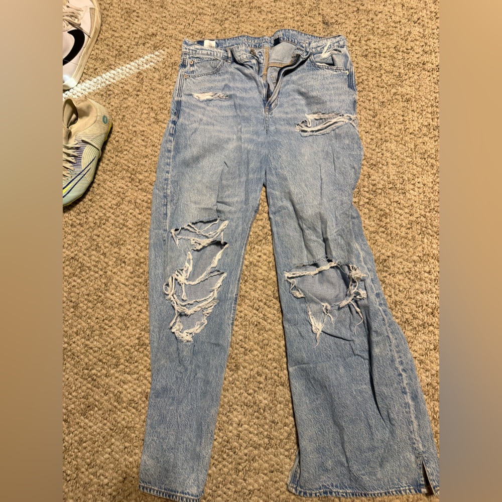 American Eagle Outfitters Light Blue Distressed Jeans